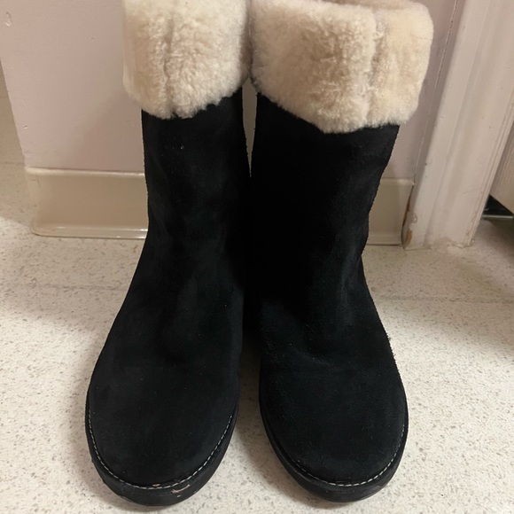 COLE HANN | Fuzzy Shearling Mid-Calf Black Boots - Picture 2 of 6